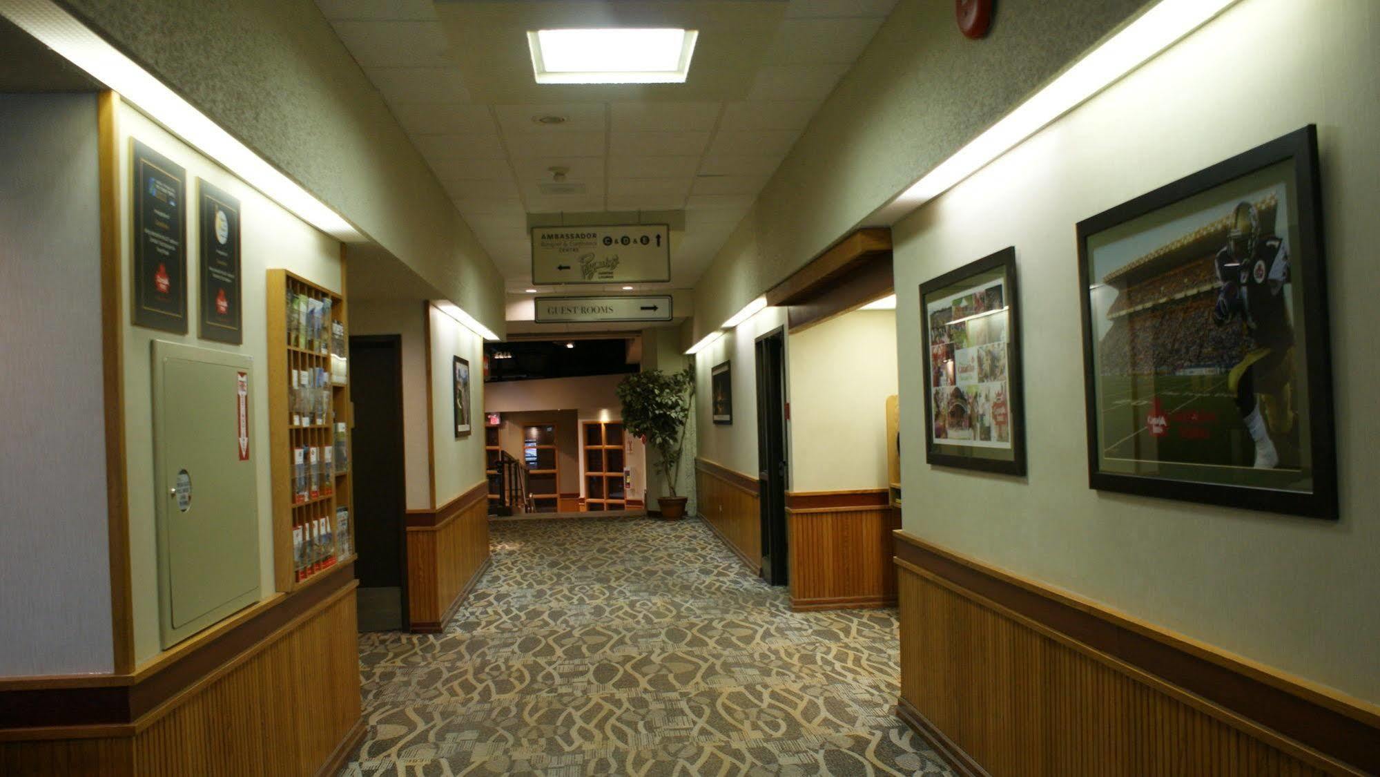 Canad Inns Destination Centre Windsor Park Winnipeg Exterior foto